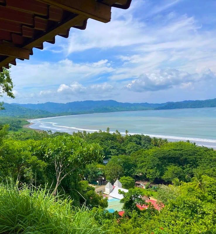 The curve of Bahía Ballena seen from Pepez